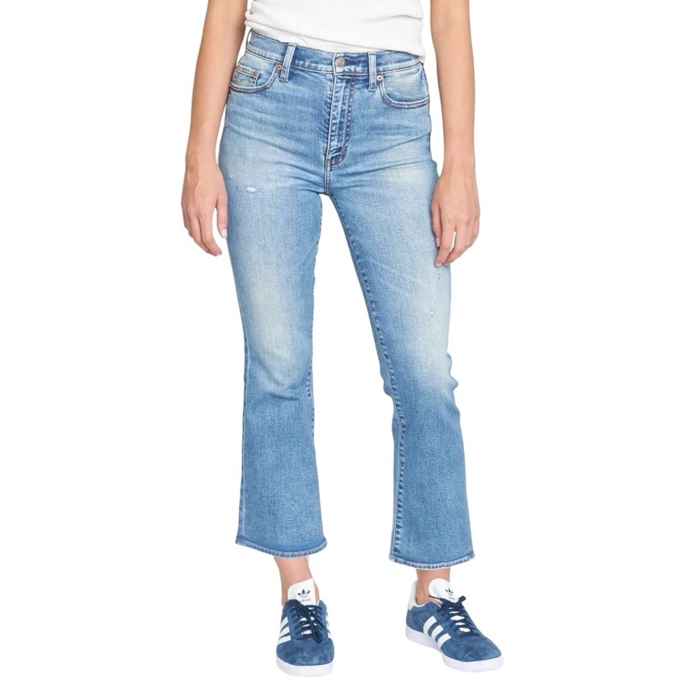 DAZE Shy Girl Crop Flare Jeans PDA Light Wash Raw Hem Size 28